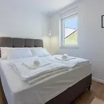 Luxury Lovorka 3 & 4***/**** Apartment