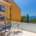 Apartment Luxury Lovorka 3 & 4***/**** *