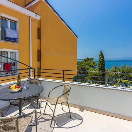 Apartment Luxury Lovorka 3 & 4***/**** *