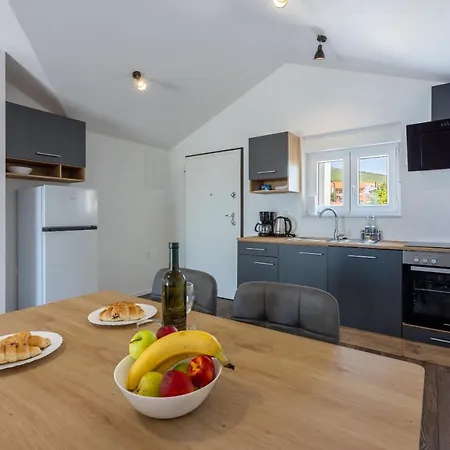Luxury Lovorka 3 & 4***/**** Apartment *