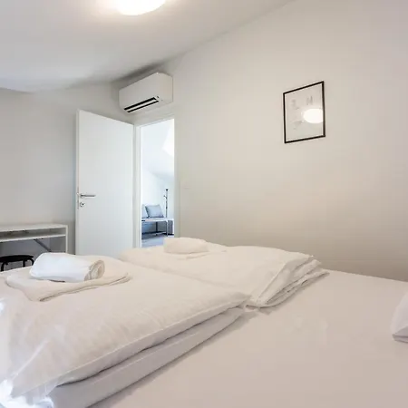 Apartment Luxury Lovorka 3 & 4***/**** *