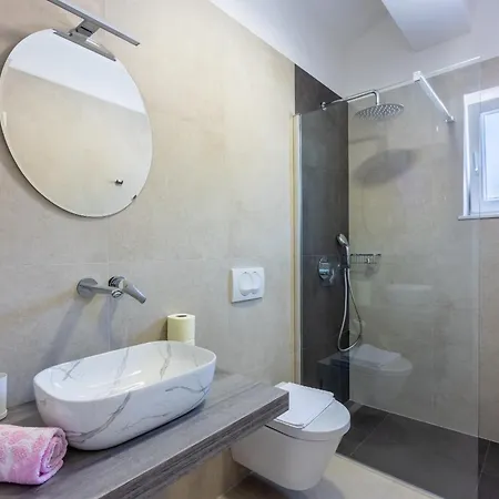 Luxury Lovorka 3 & 4***/**** Apartment *