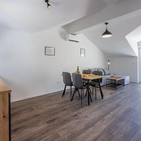 Luxury Lovorka 3 & 4***/**** Apartment *