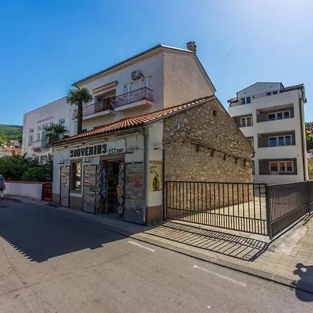 Luxury Lovorka 3 & 4***/**** Apartment