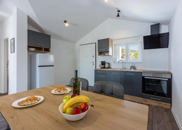 Luxury Lovorka 3 & 4***/**** Apartment *