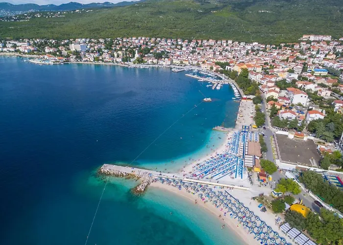 Luxury Lovorka 3 & 4***/**** Apartment Selce